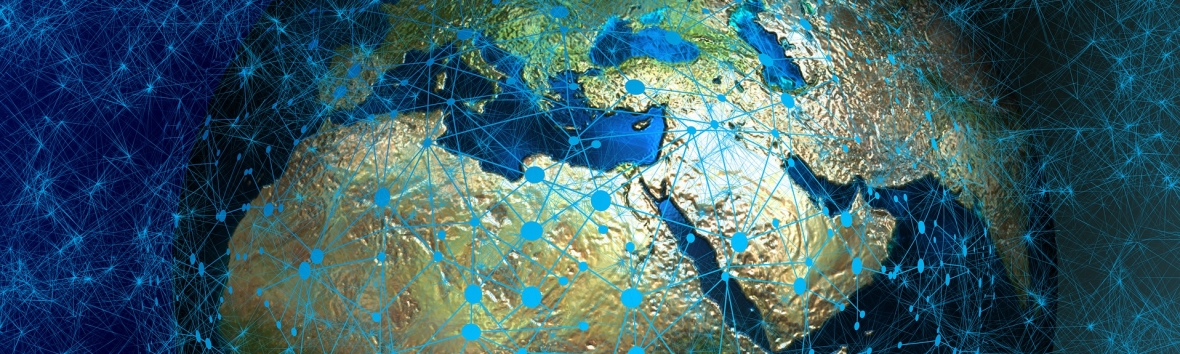 Das Bild heißt: Vernetzung der Erde. Es zeigt eine Weltkugel vor blauem Hintergrund. Über die Kugel spannt sich ein Netz aus hellblauen Punkten, die mit feinen Linien miteinander verbunden sind.