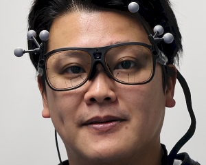 Fumihiro Kano mit einer Eye-Tracking-Brille