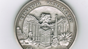 Silbermedaille der Heidelberger Akademie mit lateinischer Inschrift