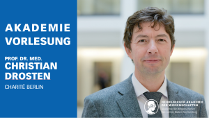 Thumbnail des Mitschnitts der Akademievorlesung 2025. Abgebildet ist Christian Drosten, der die Vorlesung hielt.