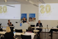 Podiumsdiskussion zum Thema Wie entscheiden Kollektive in einer Welt der Umbrüche? 